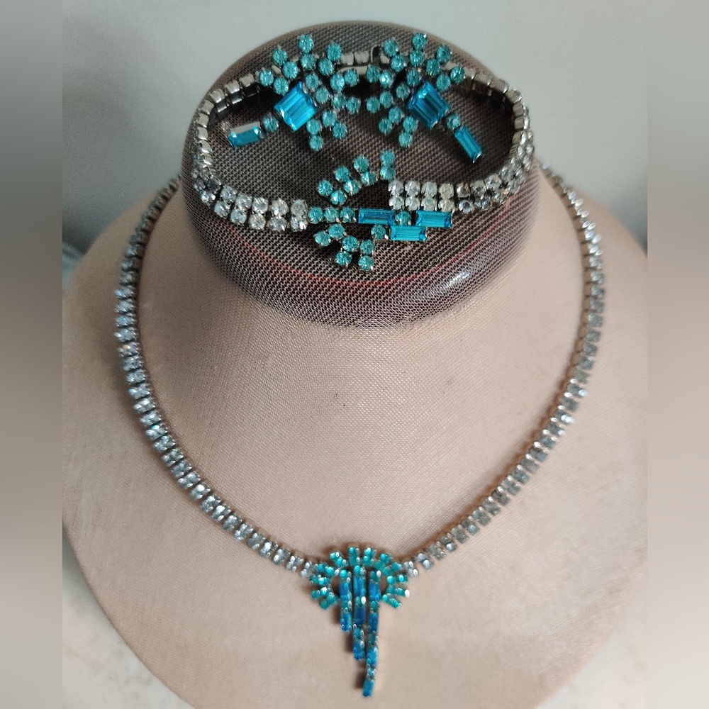 Stunning Art Deco Crystal Necklace, Bracelet and Earrings Set Statement - Picture 2 of 14